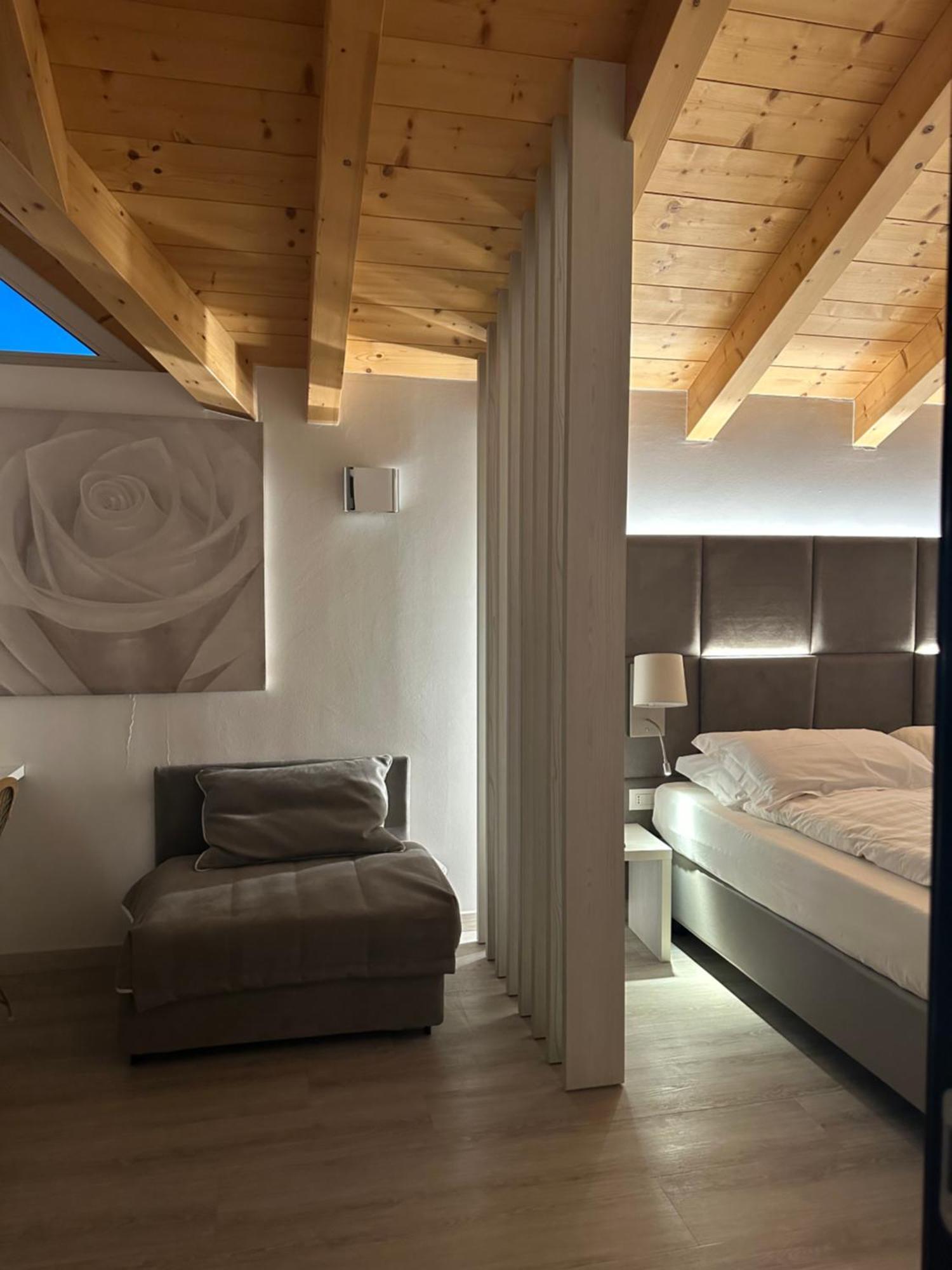 Rosensuite La Residenza Del Rosengarten ปินโซโล ภายนอก รูปภาพ